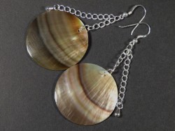 Mother of Pearl earring pair round w/silver 3,7cm